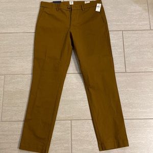 Men’s Gap Slim Khaki Pants
